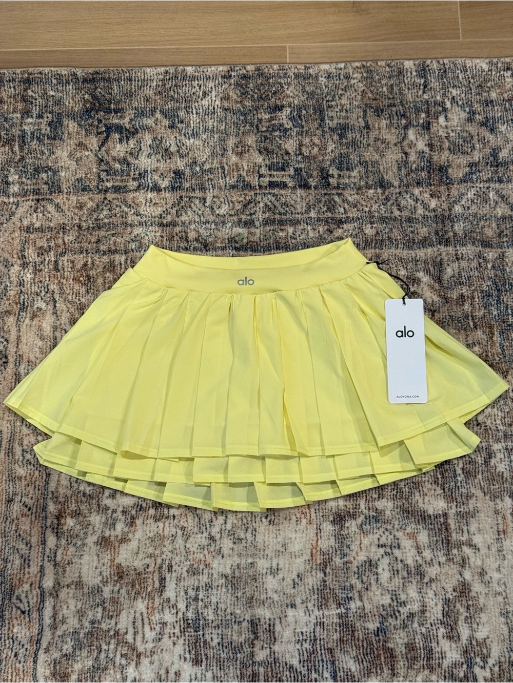 ALO Yoga Lemon Yellow Tiered Pleated Mini Skirt - Picture 2 of 4